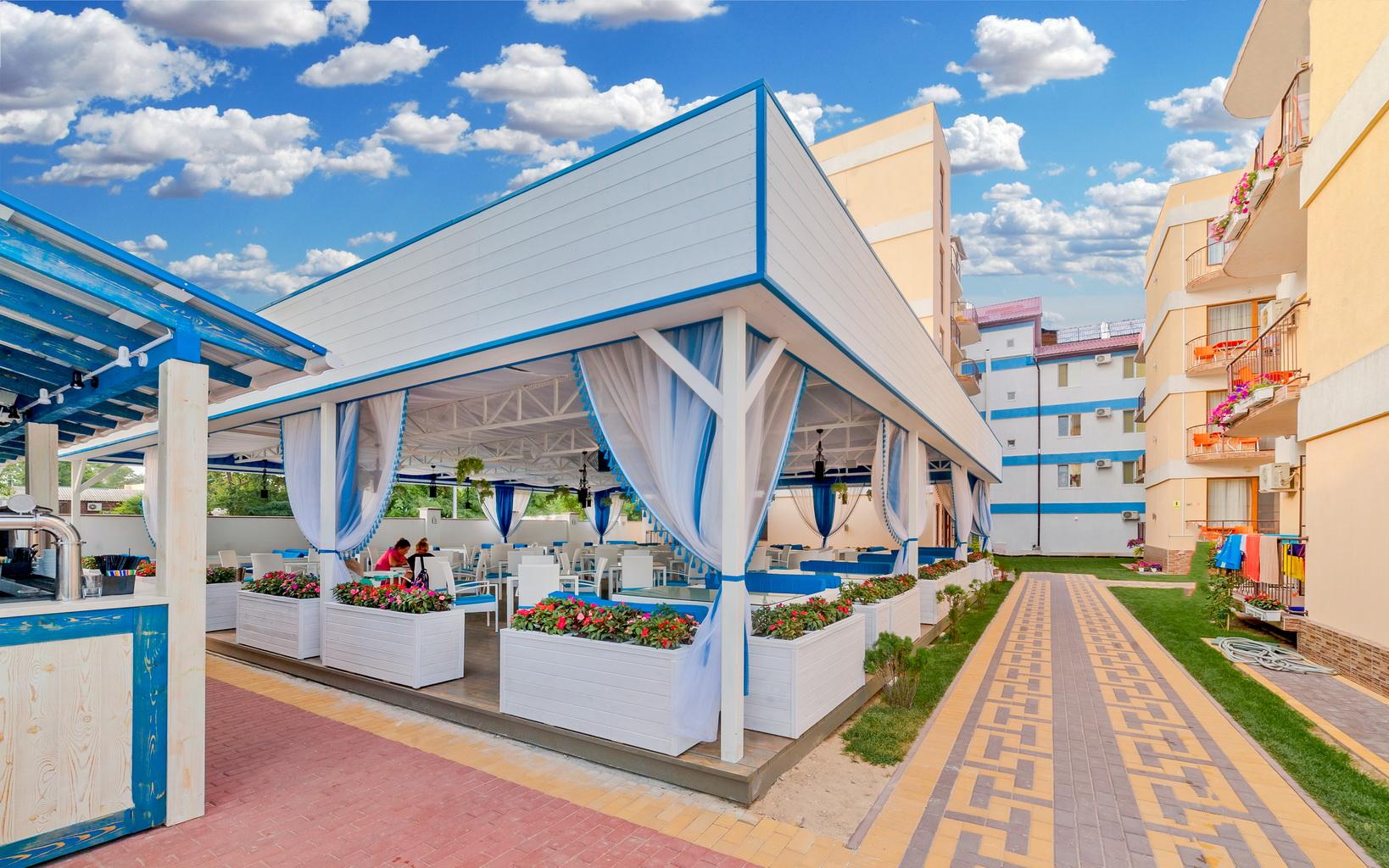 Hotel Grand More Zatoka Exterior photo